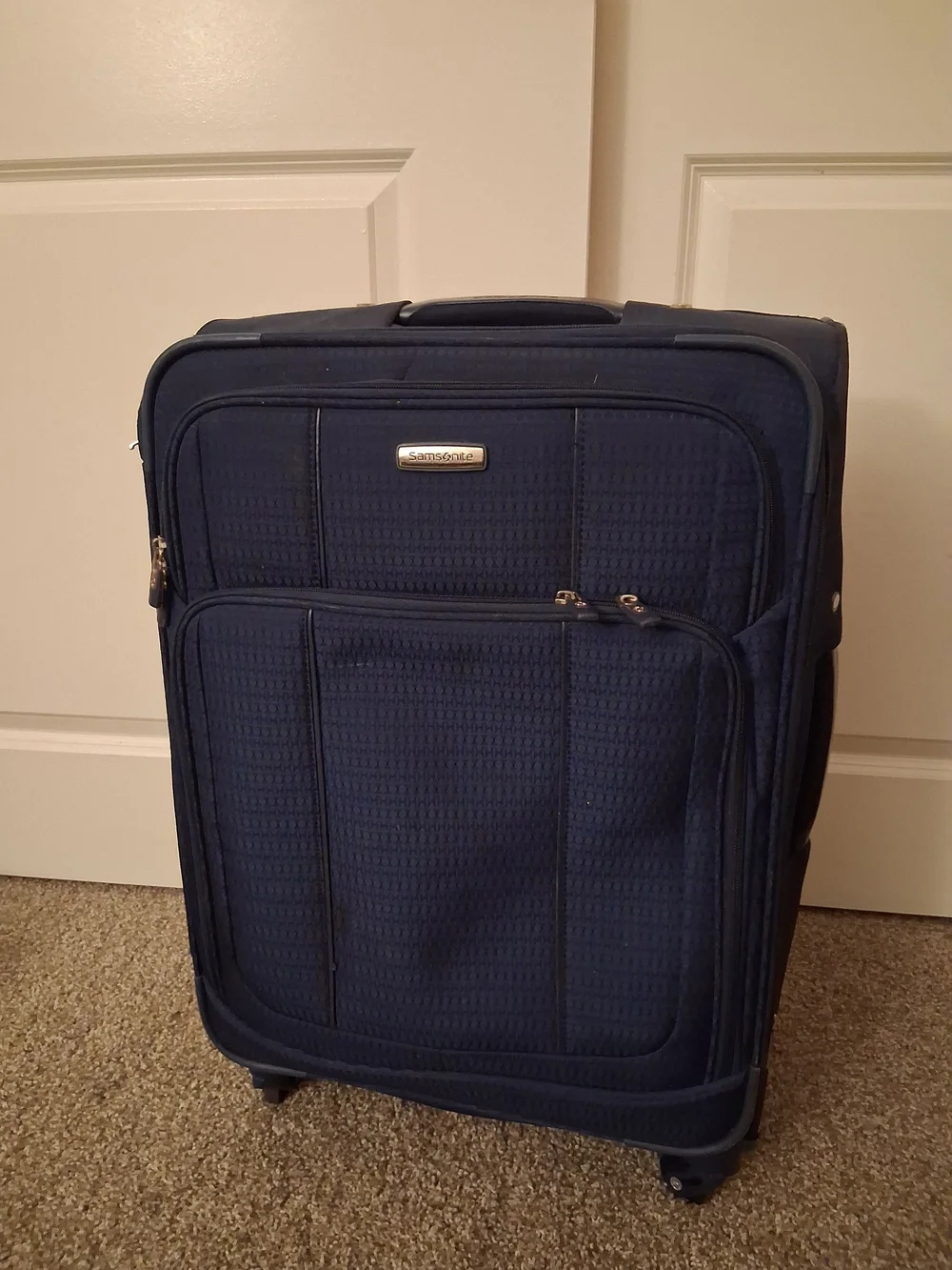 Samsonite Dark Blue Upright Spinner Carry-On